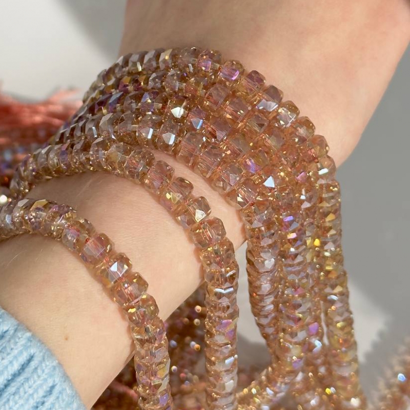 Бусины стеклянные размер 4,8*7,6мм цвет персиковый